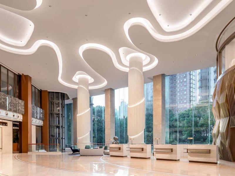 Pullman Shanghai Skyway Hotel