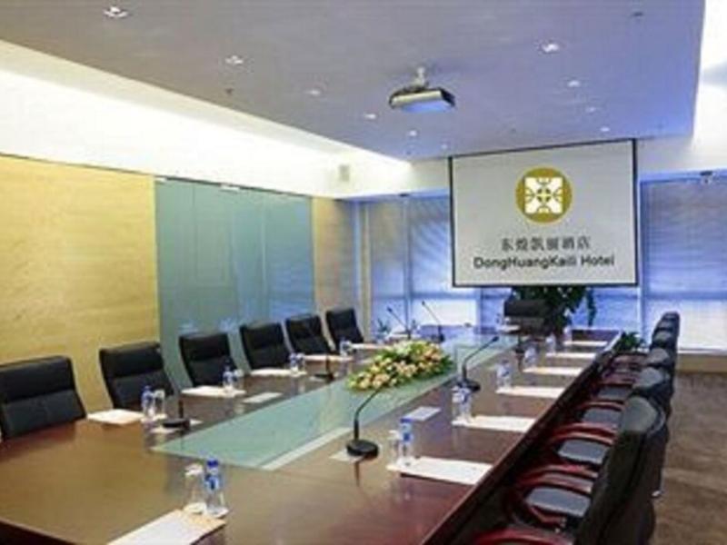 Dong Huang