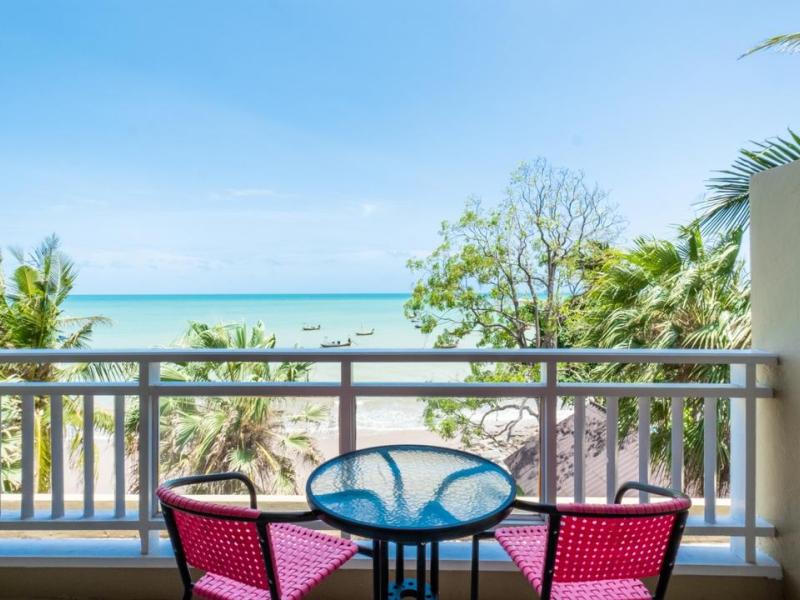 Royal Phala Cliff Beach