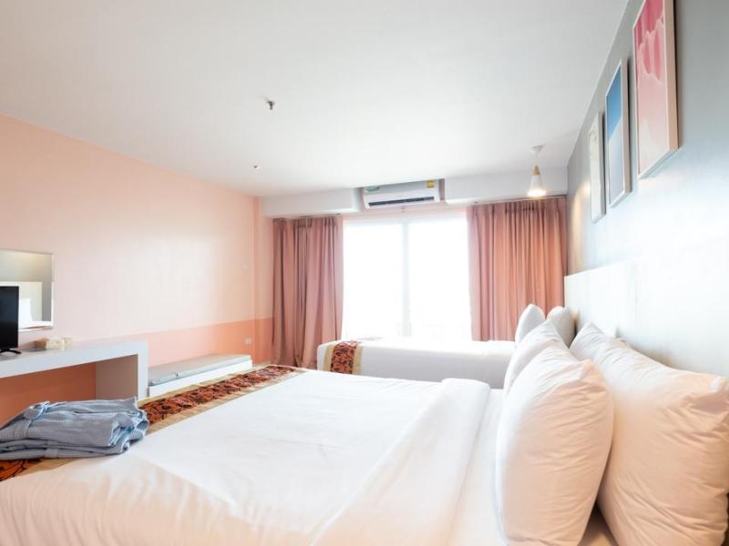 Royal Phala Cliff Beach