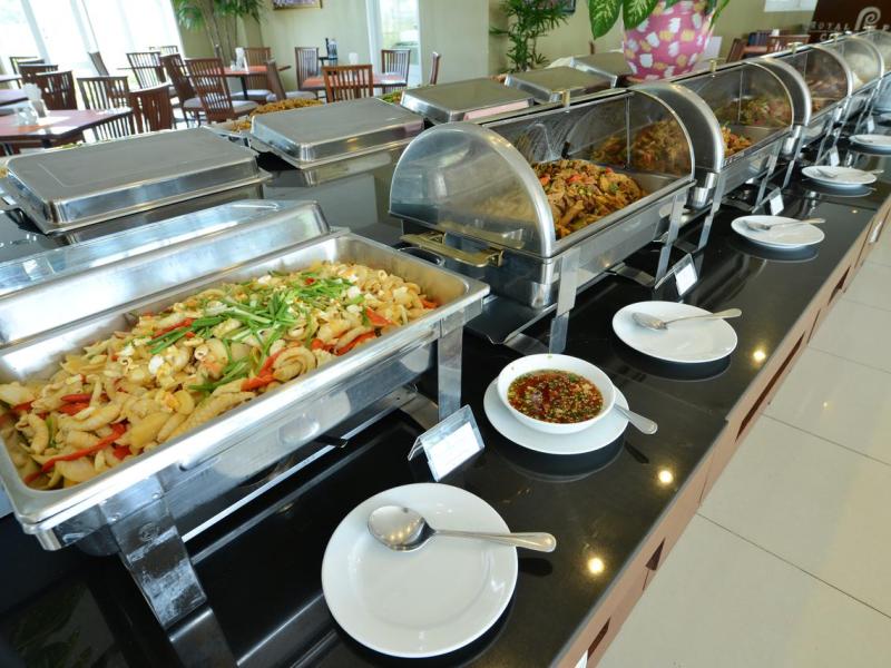 Royal Phala Cliff Beach