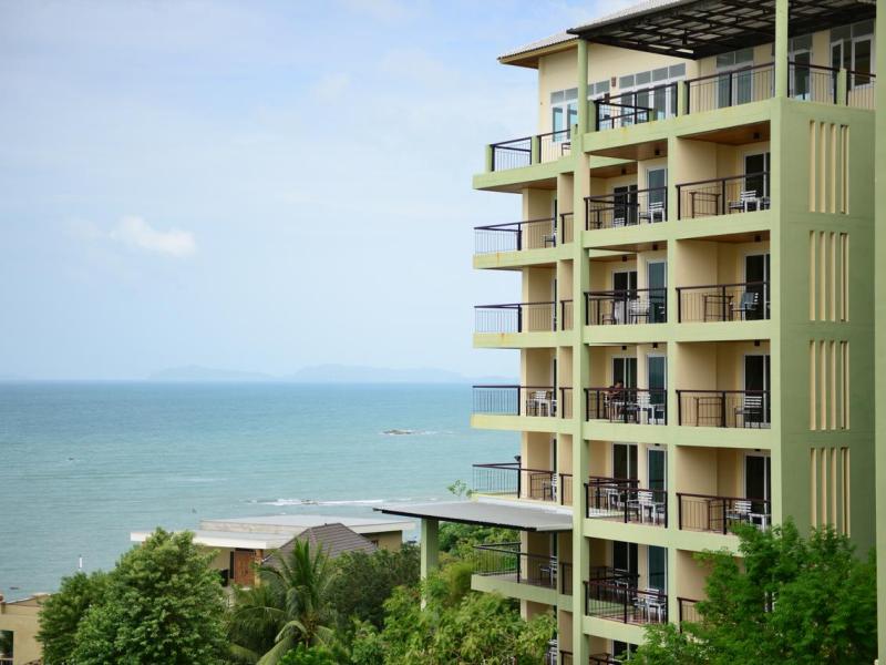 Royal Phala Cliff Beach