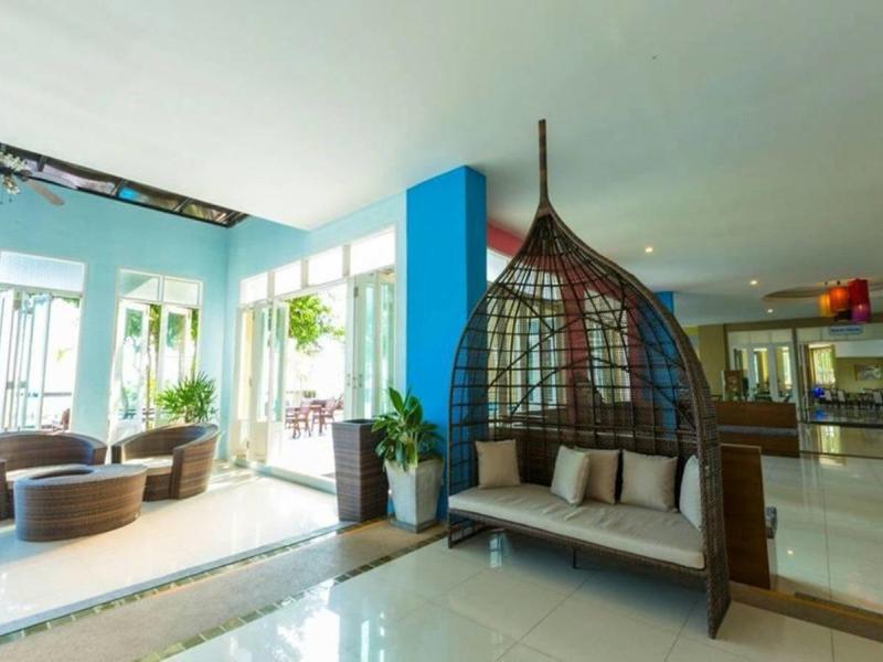 Royal Phala Cliff Beach