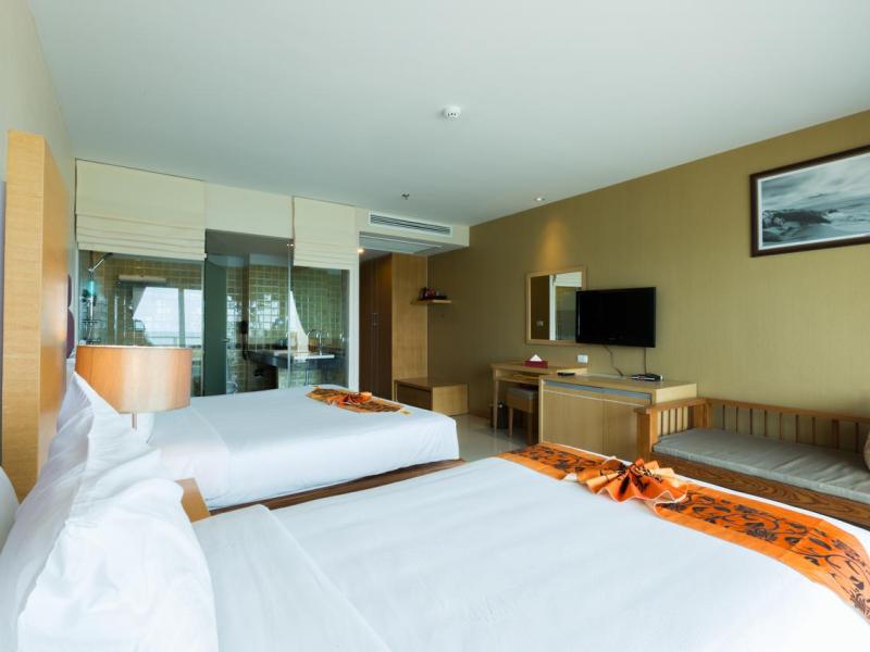 Royal Phala Cliff Beach