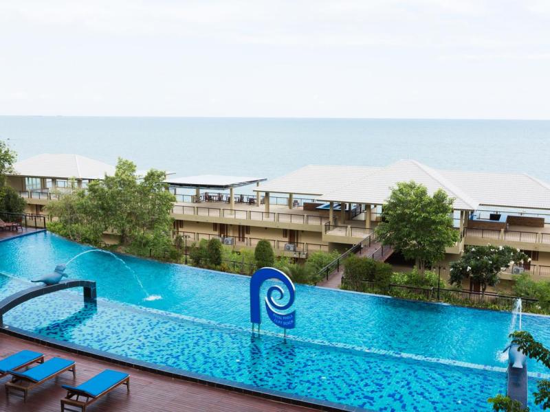 Royal Phala Cliff Beach