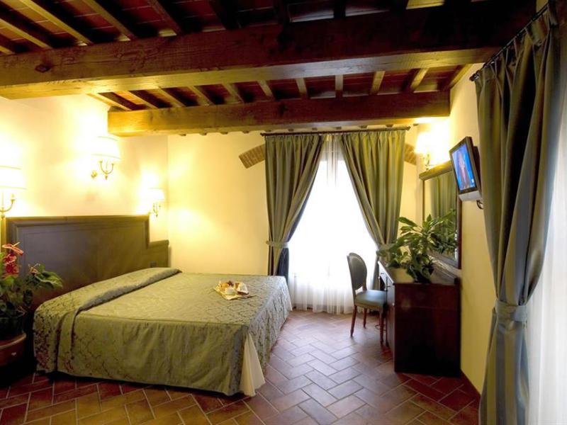 Hotel Embassy