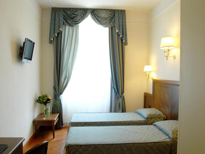 Hotel Embassy