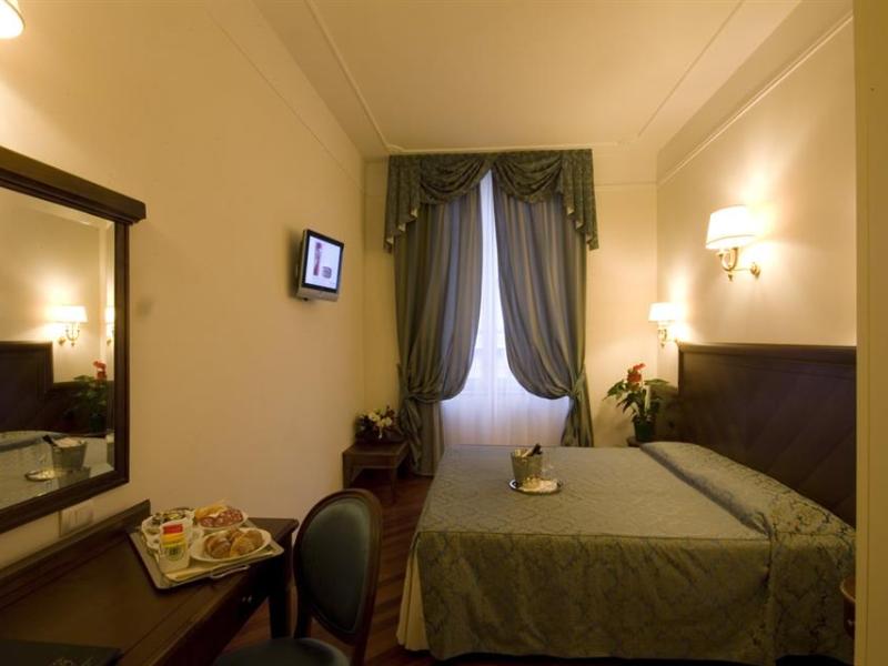 Hotel Embassy