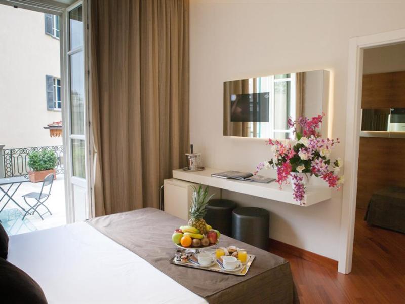 Hotel Embassy