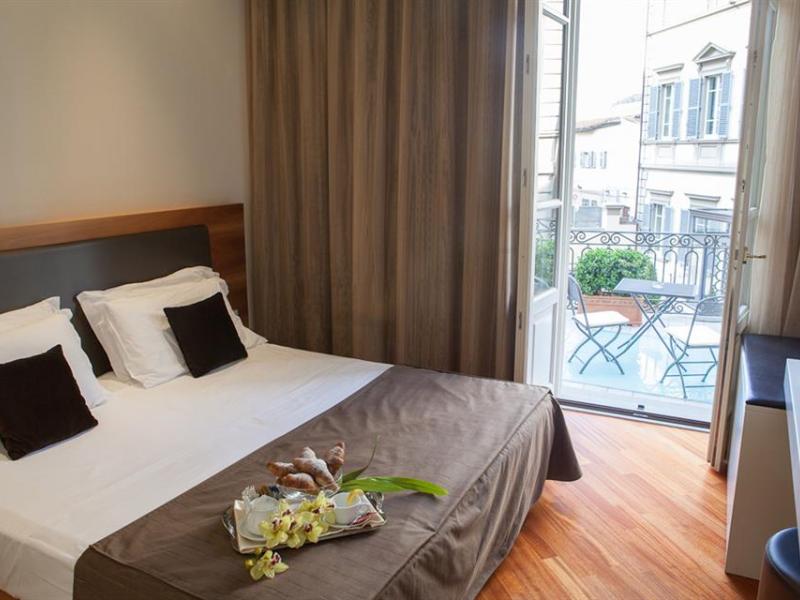 Hotel Embassy