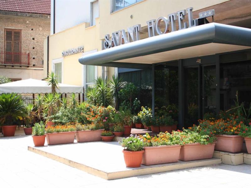 Savant Hotel