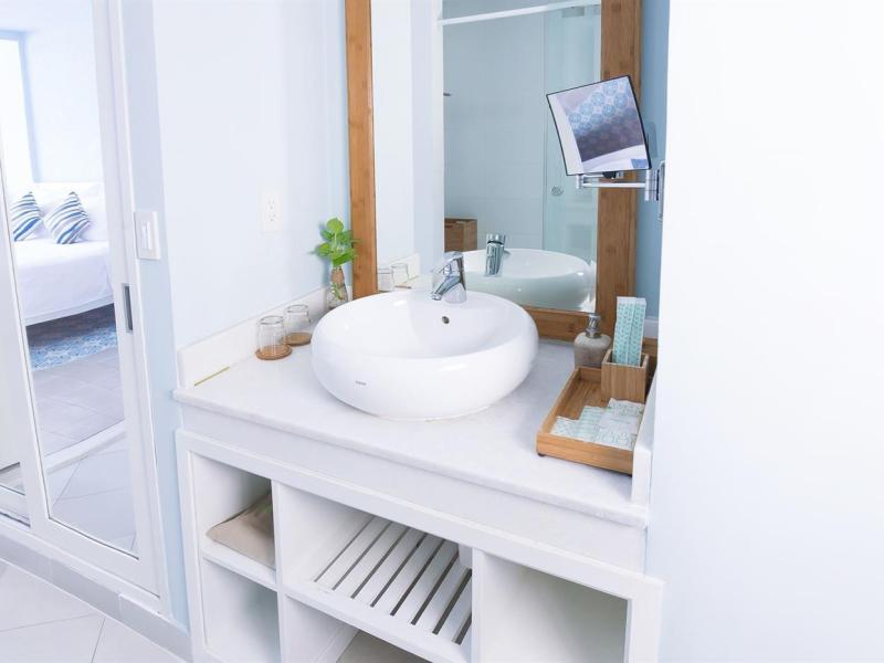 The Cliff Resort & Residences