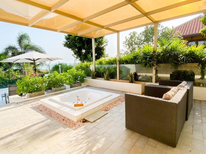 The Cliff Resort & Residences