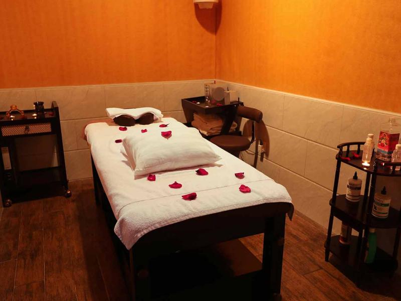 Royal Grand Suite Hotel