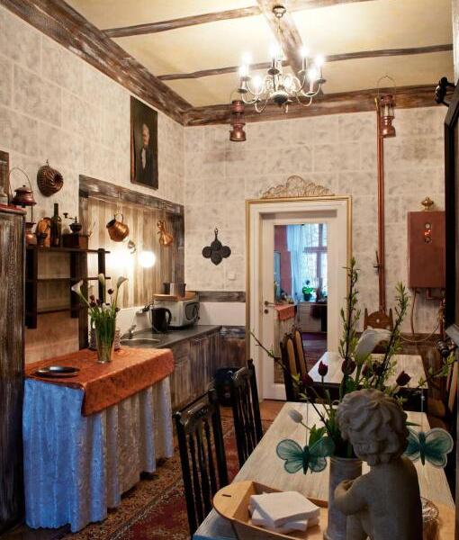Old Time Hotel