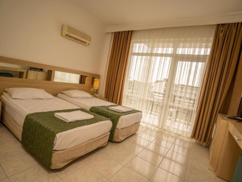 Malibu Resort Hotel (Malibu Garden Resort)