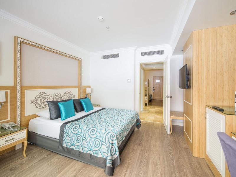 Crystal Waterworld Resort & Spa