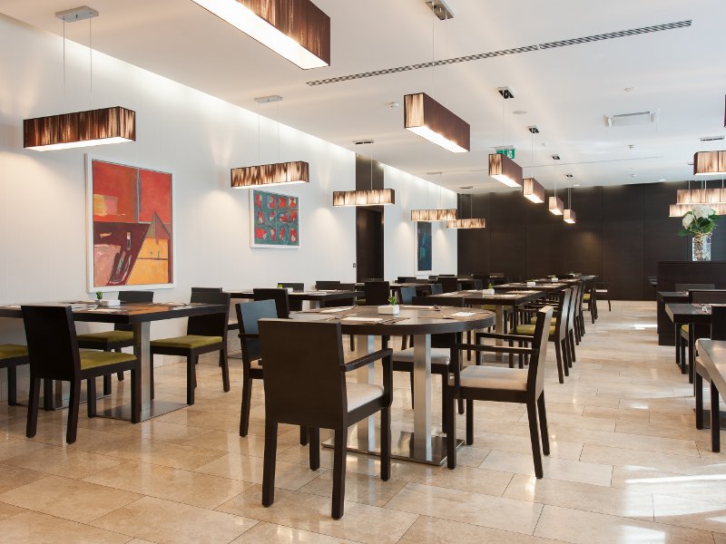 Occidental Praha Five