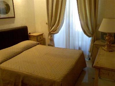 B&B Chain Gallienus Rome