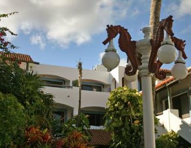 Hotel Pelicano Inn