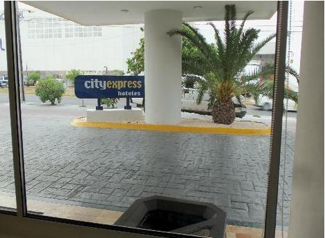 City Express Cancun