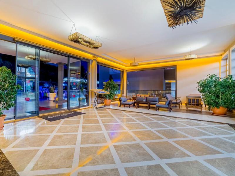 Justiniano Deluxe Resort Hotel