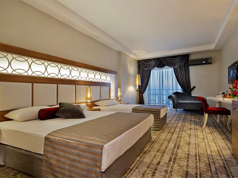 Justiniano Deluxe Resort Hotel