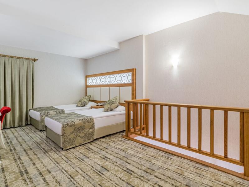 Justiniano Deluxe Resort Hotel