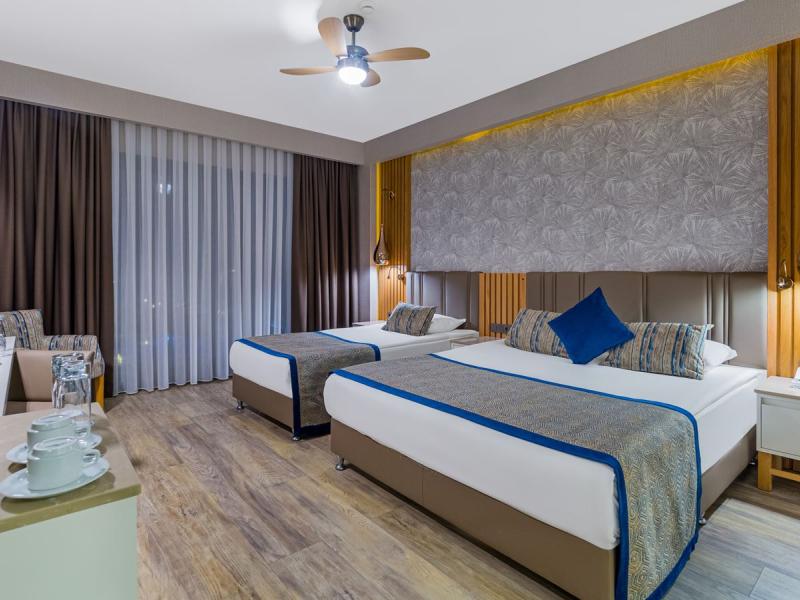 Justiniano Deluxe Resort Hotel