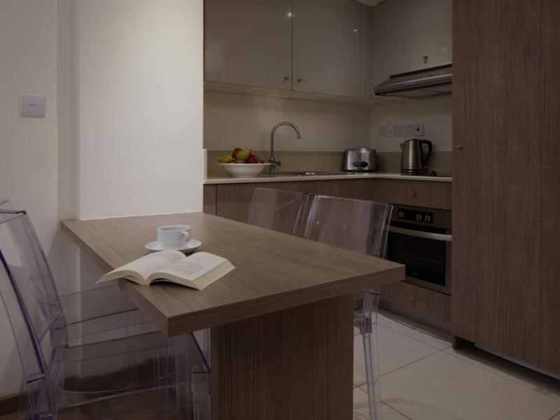 Melpo Antia Hotel & Suites