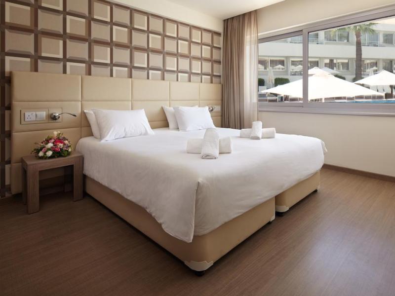 Melpo Antia Hotel & Suites