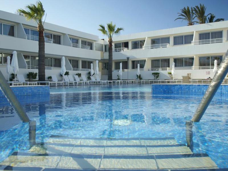 Melpo Antia Hotel & Suites