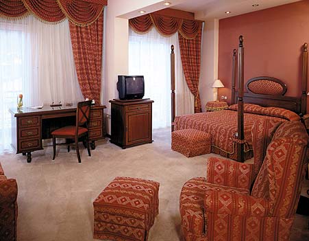 Best Western Lingos Hotel