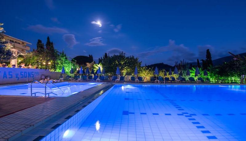 Koukounaria Hotel & Suites