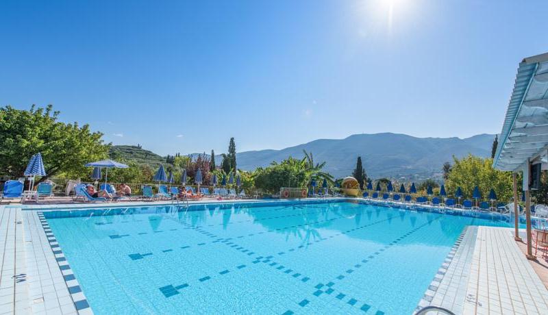 Koukounaria Hotel & Suites