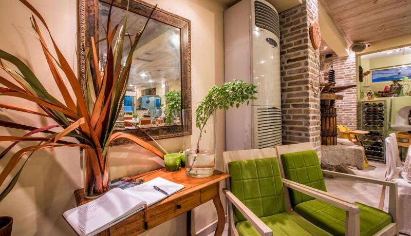 Koukounaria Hotel & Suites