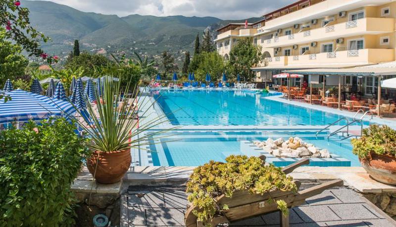 Koukounaria Hotel & Suites