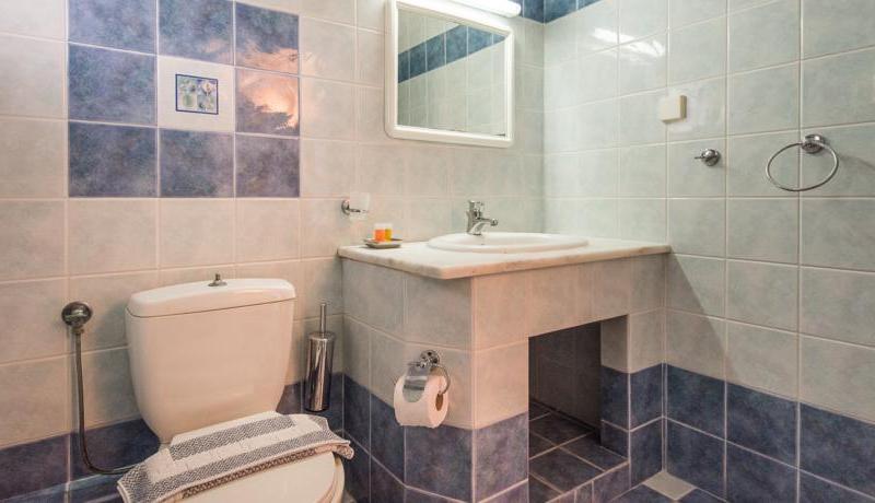 Koukounaria Hotel & Suites