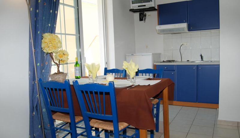 Koukounaria Hotel & Suites