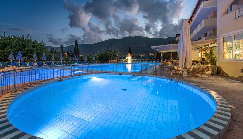 Koukounaria Hotel & Suites