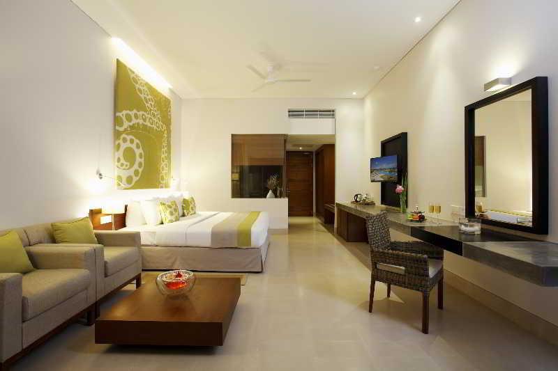 Amaya Beach Passikudah