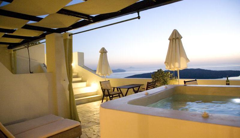 Adamis Majesty Suites
