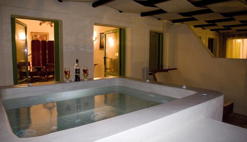 Adamis Majesty Suites