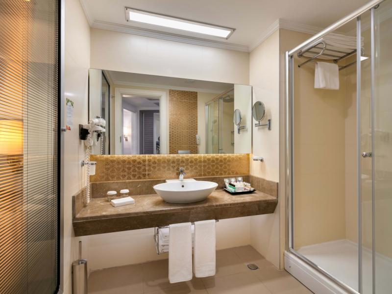 Kirman Belazur Resort & Spa