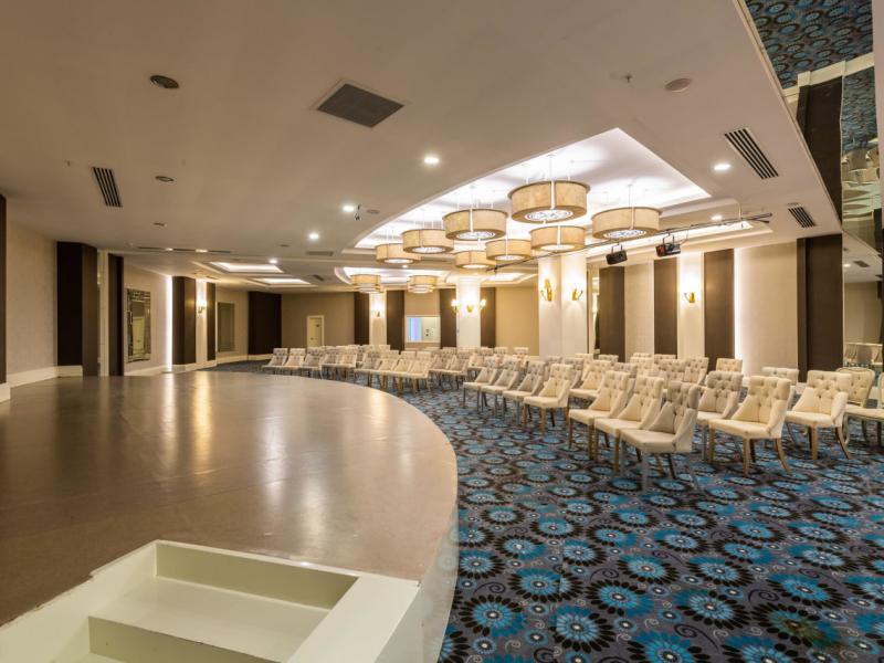 Kirman Belazur Resort & Spa