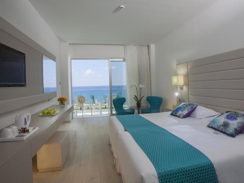 FUN&SUN FAMILY King Evelthon