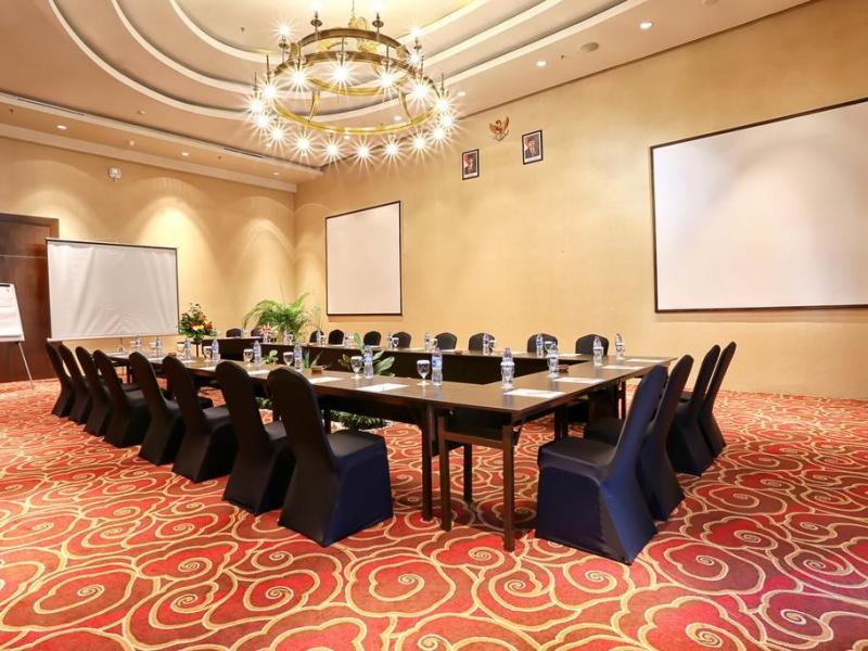 Swiss-Belhotel Rainforest