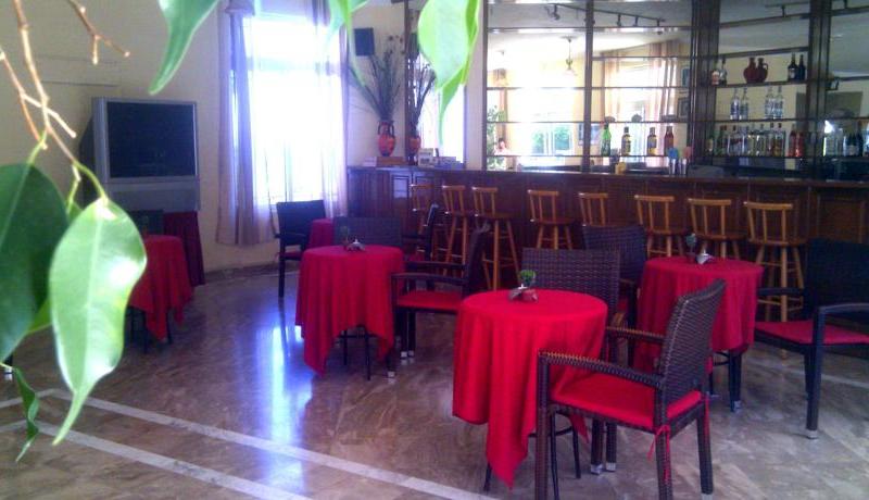 Yannis Hotel