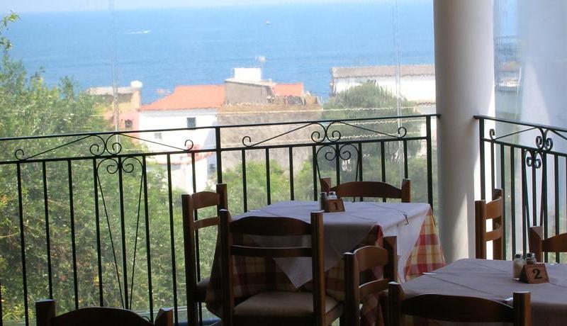 Yannis Hotel