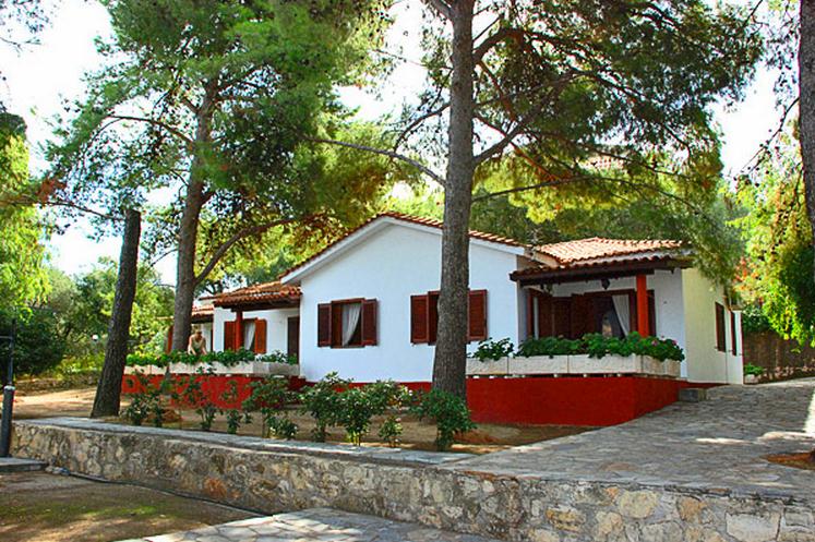 Alykes Park Bungalows & Apartments